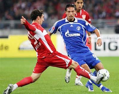 并高举双手 并高举双手